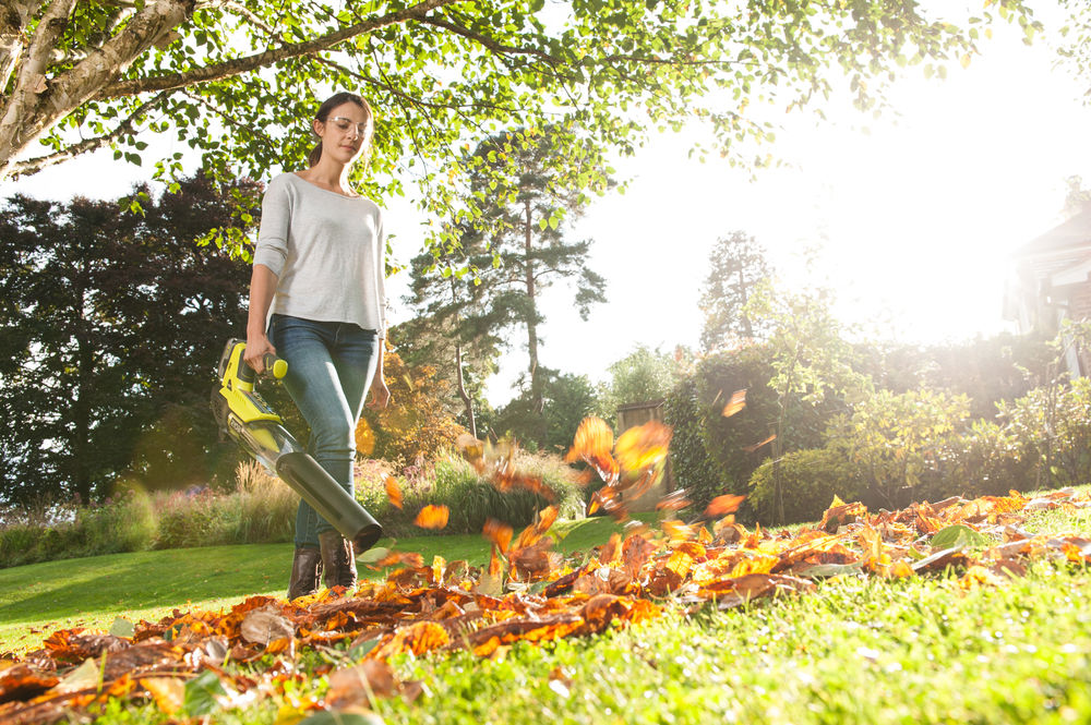 ONE + / Воздуходувка реактивная RYOBI OBL18JB (без батареи)