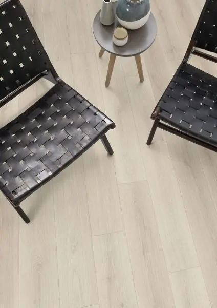 Ламинат EGGER Pro Classic 4V EPL137 Дуб Эльтон белый (РФ)