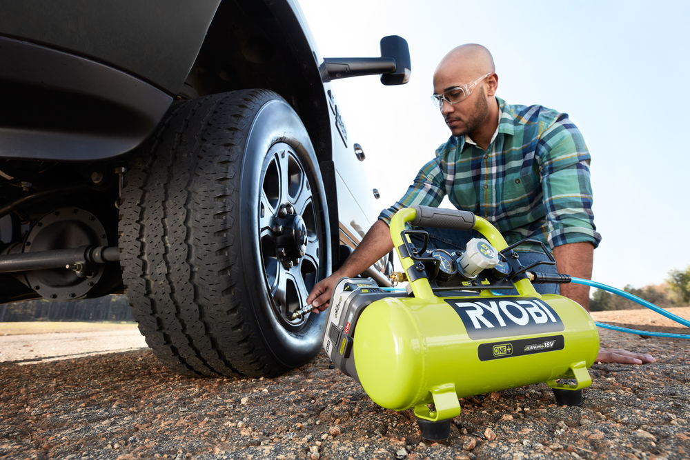 ONE + / Компрессор безмасляный коаксиальный аккумуляторный RYOBI R18AC-0 (без батареи)