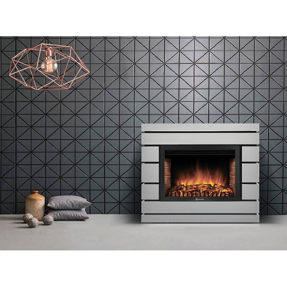 Каминокомплект: Очаг Electrolux EFP/P-2520LS N, портал Moderno 25 шпон белый дуб