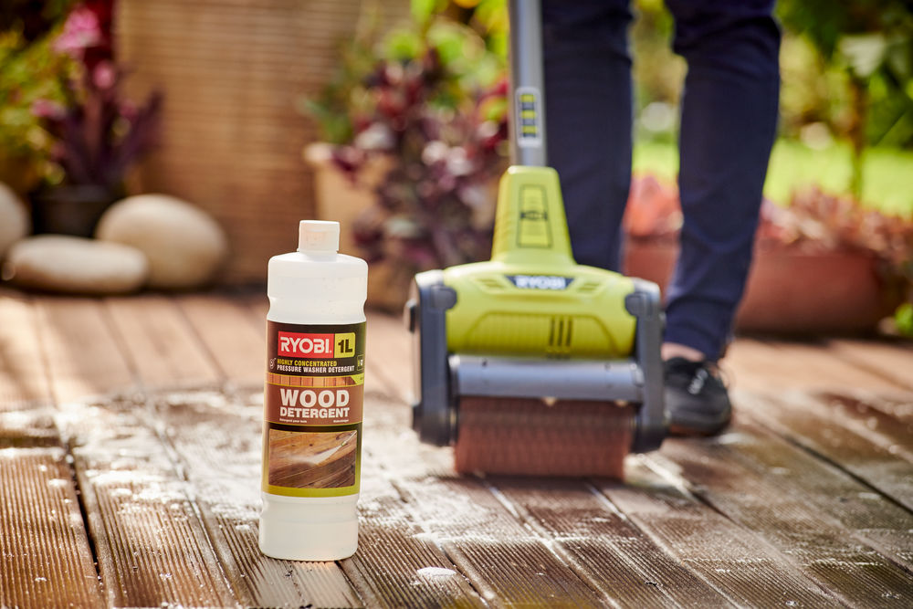 ONE + / Машина щеточная RYOBI RY18PCB-0 (без батареи)