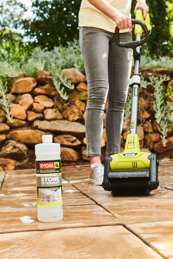 ONE + / Машина щеточная RYOBI RY18PCB-0 (без батареи)