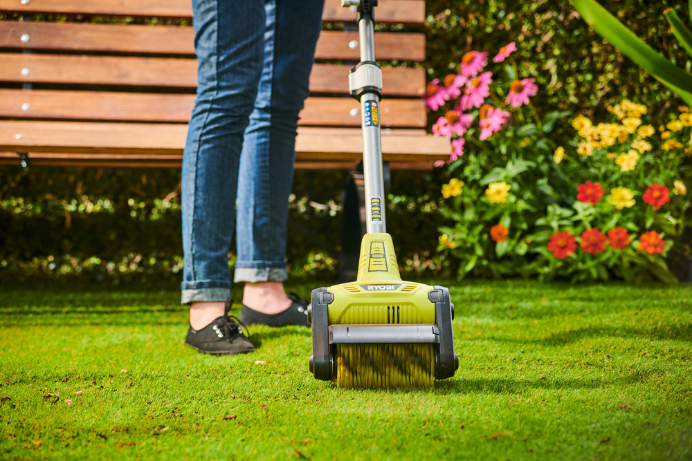 ONE + / Машина щеточная RYOBI RY18PCB-0 (без батареи)