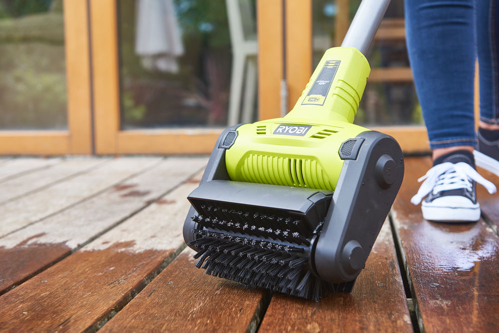 ONE + / Машина щеточная RYOBI RY18PCB-0 (без батареи)