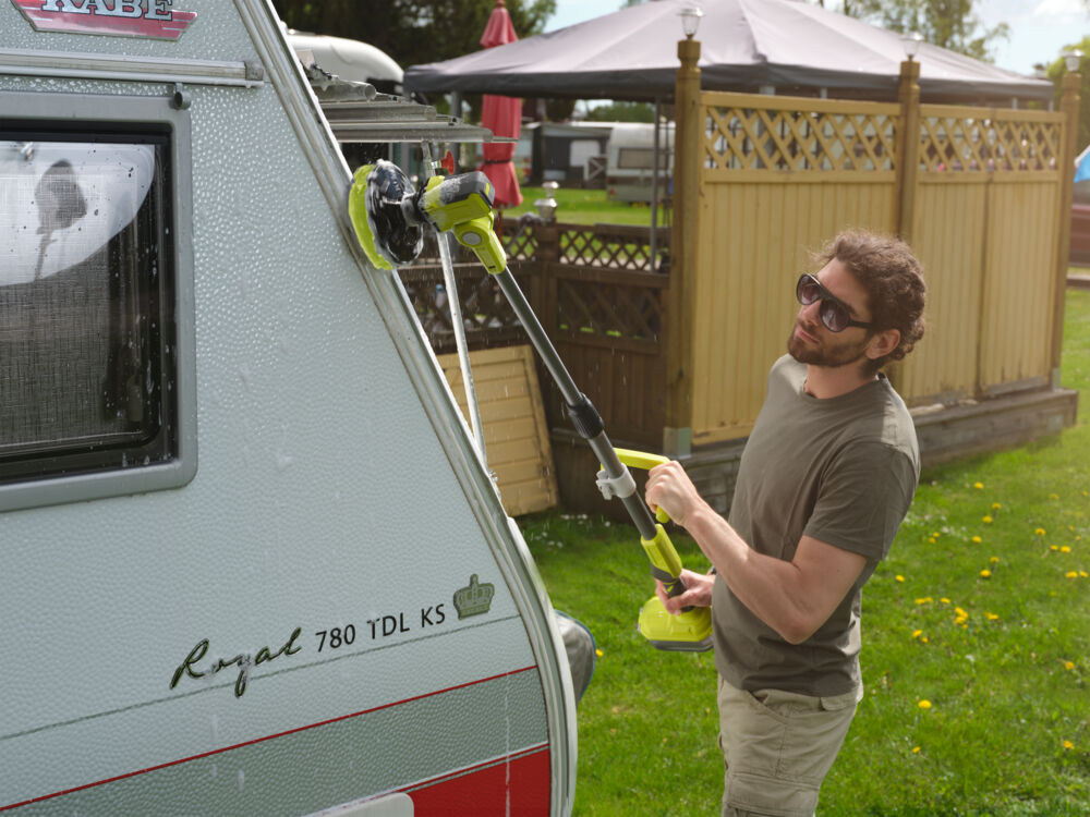 ONE + / Телескопическая щетка RYOBI R18TPS-120G