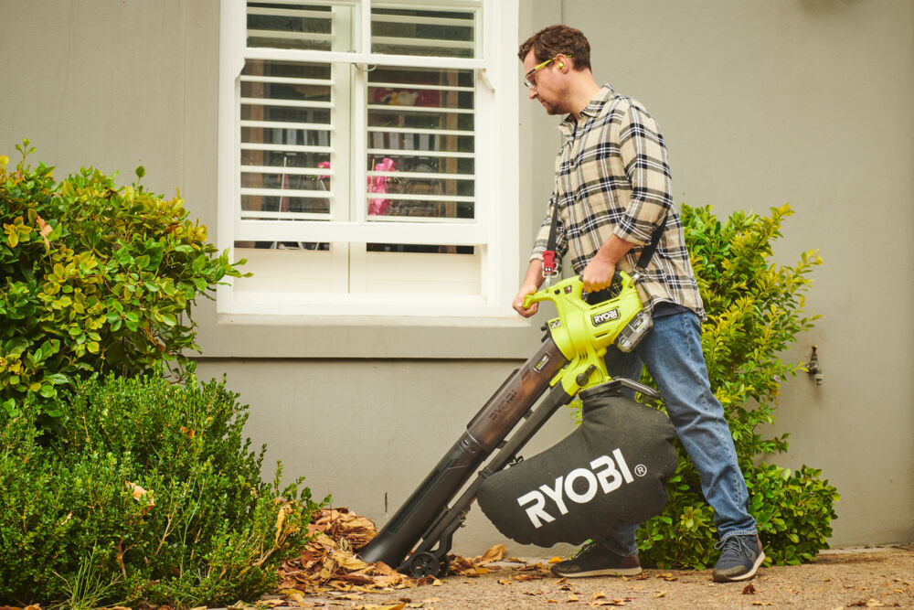 ONE + / Воздуходувка RYOBI RY18BVXA-0 (без батареи)