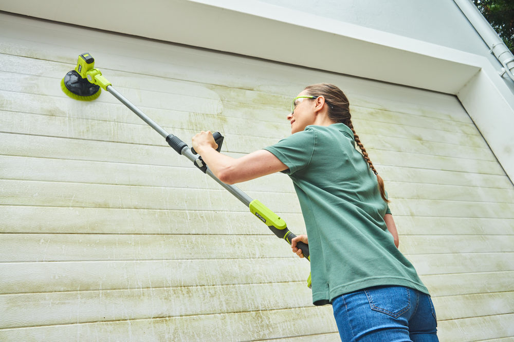 ONE + / Телескопическая щетка RYOBI R18TPS (без батареи)