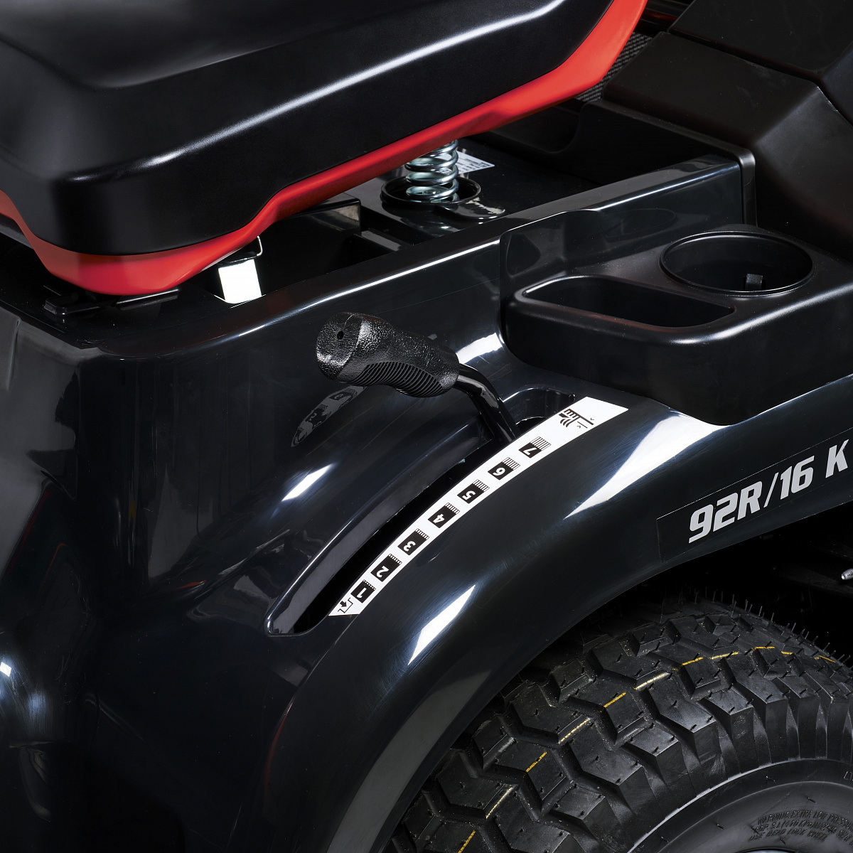 Газонокосилка с сиденьем (минитрактор) EFCO EF 92R/16 K