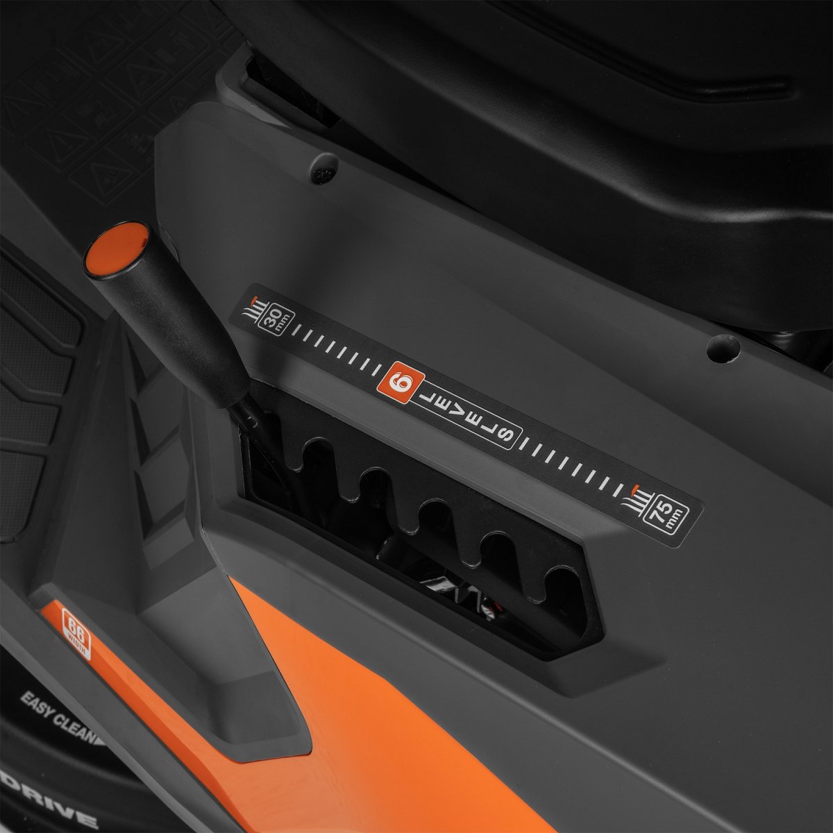 Райдер бензиновый DAEWOO DWR 660