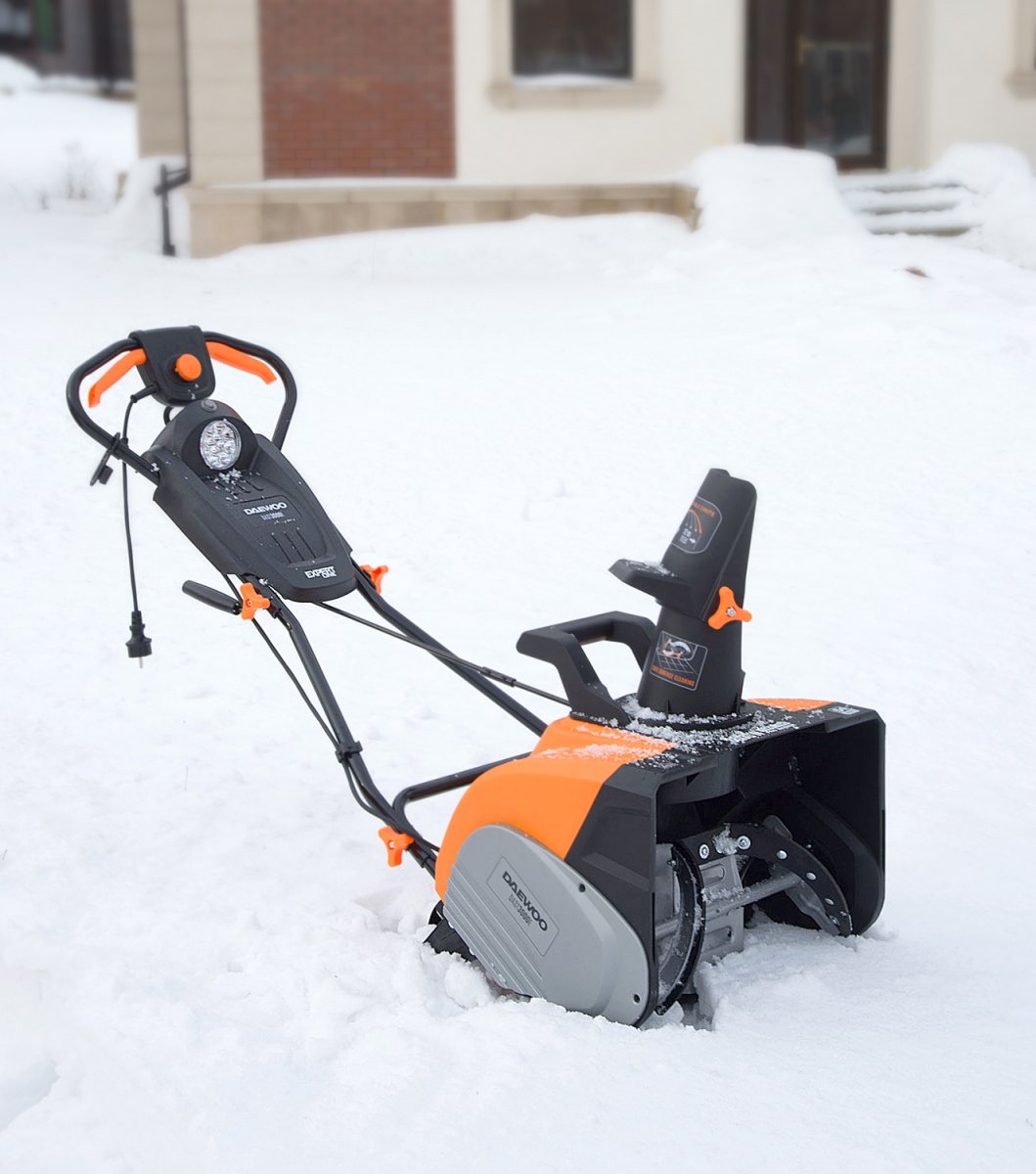 Снегоуборщик электрический DAEWOO DAST 3000E