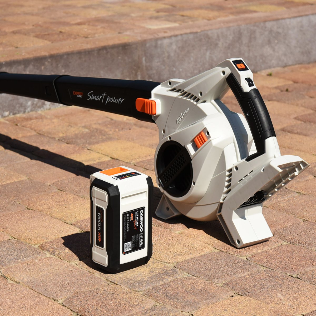 Воздуходувка-пылесос аккумуляторная DAEWOO DABL 6040Li (без батареи)