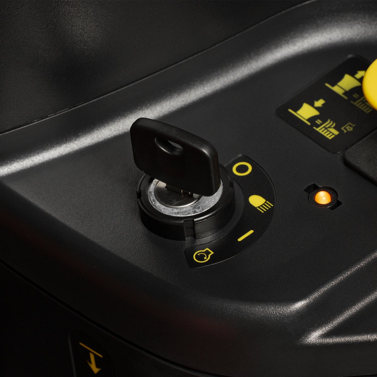 Райдер бензиновый DAEWOO DLT 98 HV (минитрактор) с гидростатической трансмиссией