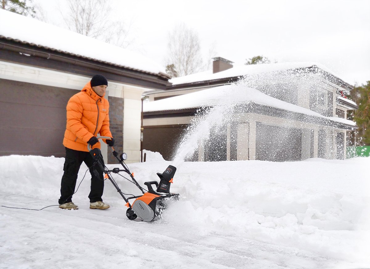 Снегоуборщик электрический DAEWOO DAST 2600E
