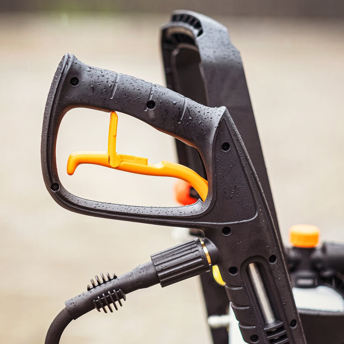 Мойка высокого давления Bort BHR-2700-R